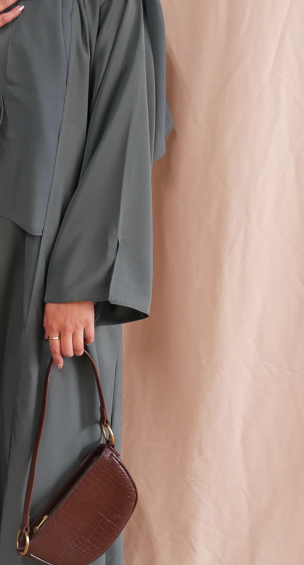 Sana Abaya