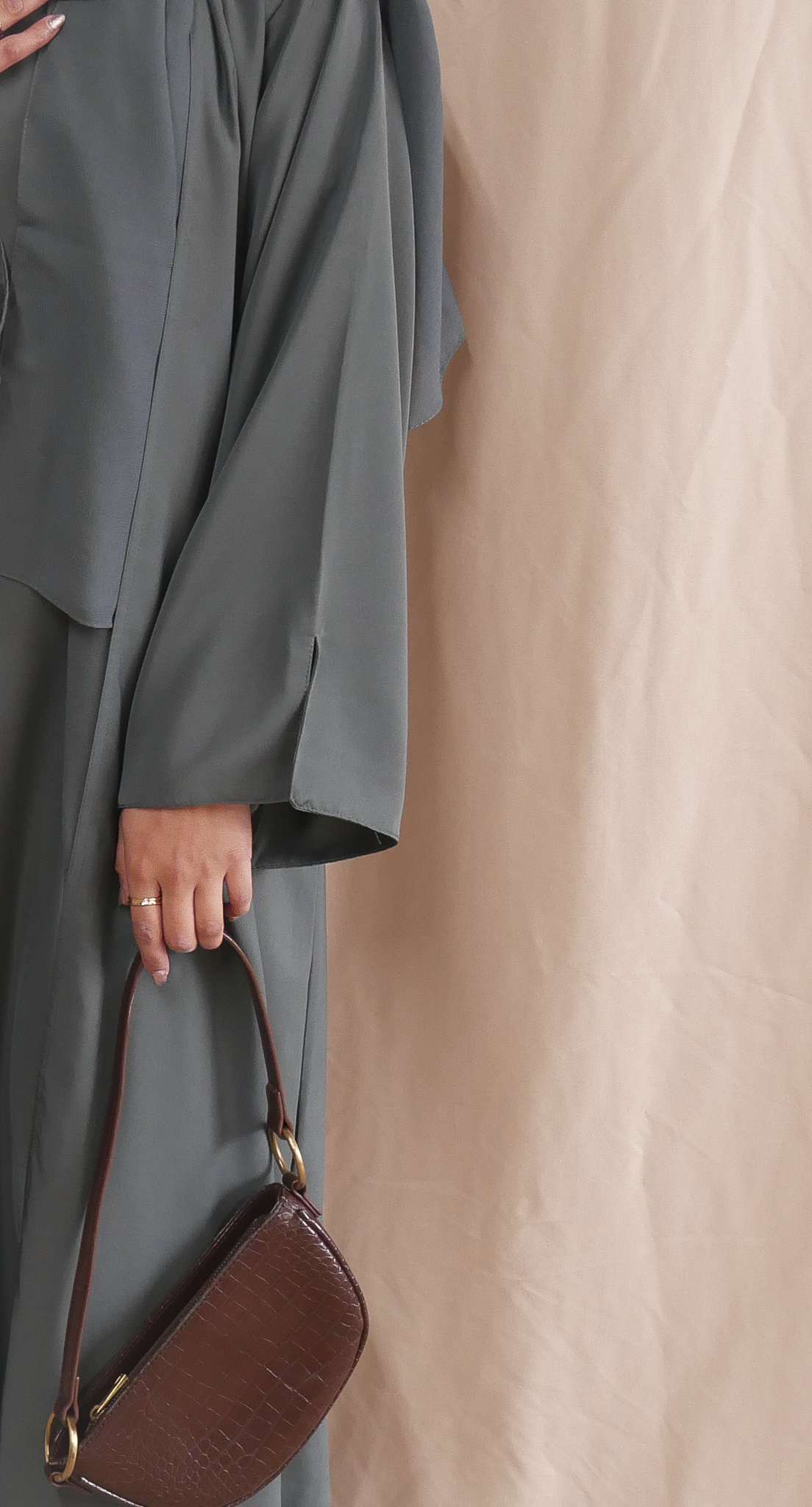 Sana Abaya